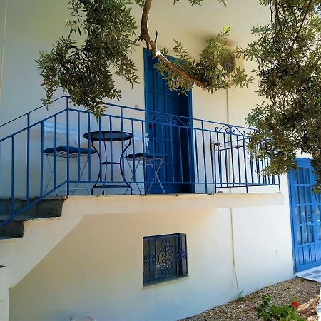 Mouragio Studios Tiros Exterior photo